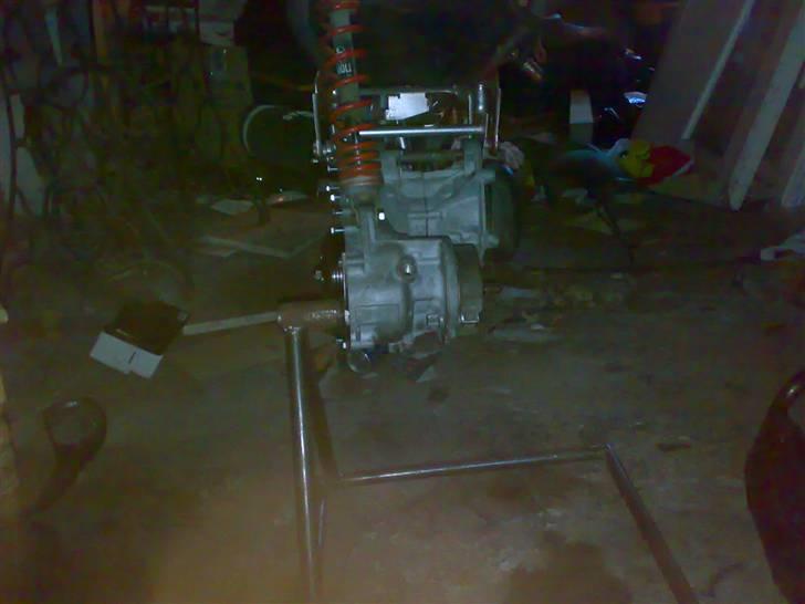 Aprilia evo Rally under ombygning billede 7