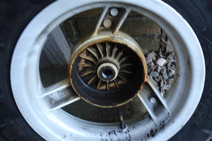 Aprilia Sonic æ Brumbass - sådan går det hvis man stammer bremsen for meget  billede 11