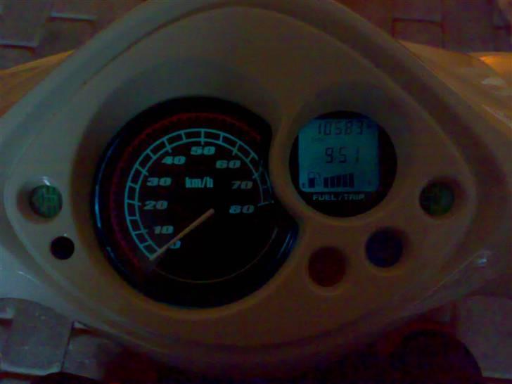 Yamaha Jog R #Byttet# - Blå små pærer i speedometer. Lyser kraftigere i virkeligheden. billede 17