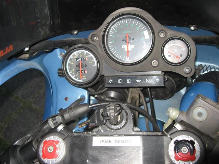 Aprilia Rs50 / 90 Solgt - Cockpittet indtil videre! :) Kan være jeg ændre lidt på det en dag.. billede 11