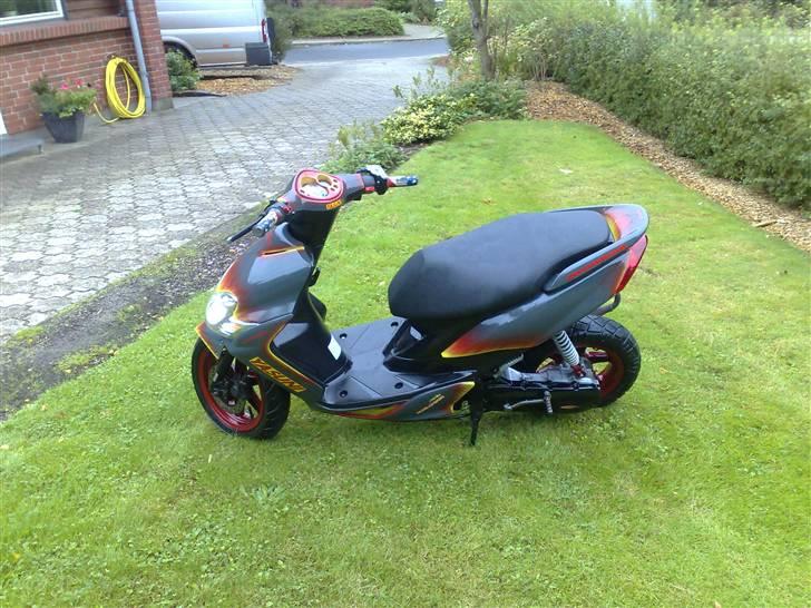 Yamaha JOG R Airbrush byttet billede 3