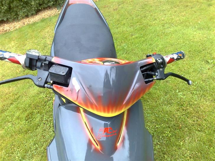 Yamaha JOG R Airbrush byttet billede 8