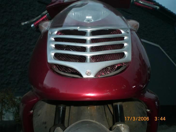 Aprilia sonic -> SOLGT <- billede 2