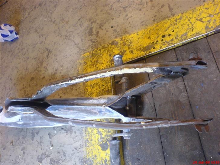 Puch 125cc Maxi Solgt - Puch stel som er blevet spartlet billede 3