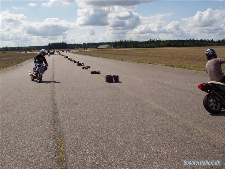 Yamaha Jog Lc Baneracer - Mig igen :D billede 2