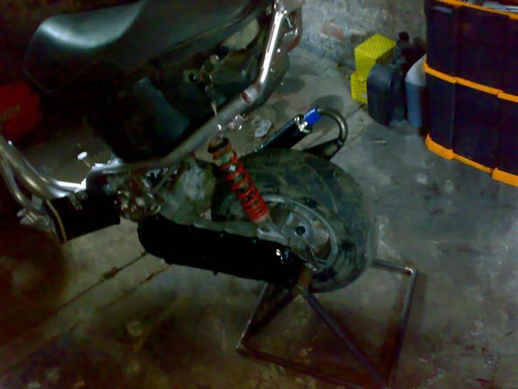 Aprilia evo Rally under ombygning billede 11