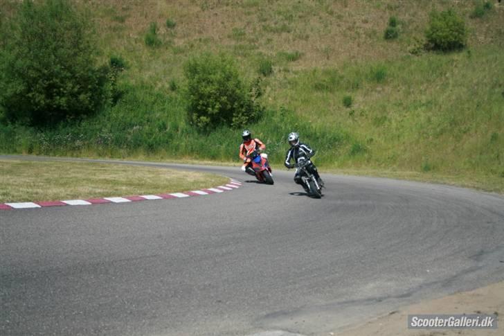 Yamaha Scoot´hoPPen Ts 19,56hk - Lige en tur rundt på banen til asw (: billede 15