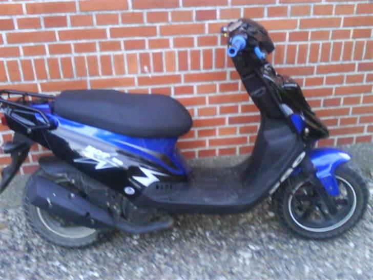 PGO hot 50 - min hotie <3 billede 1