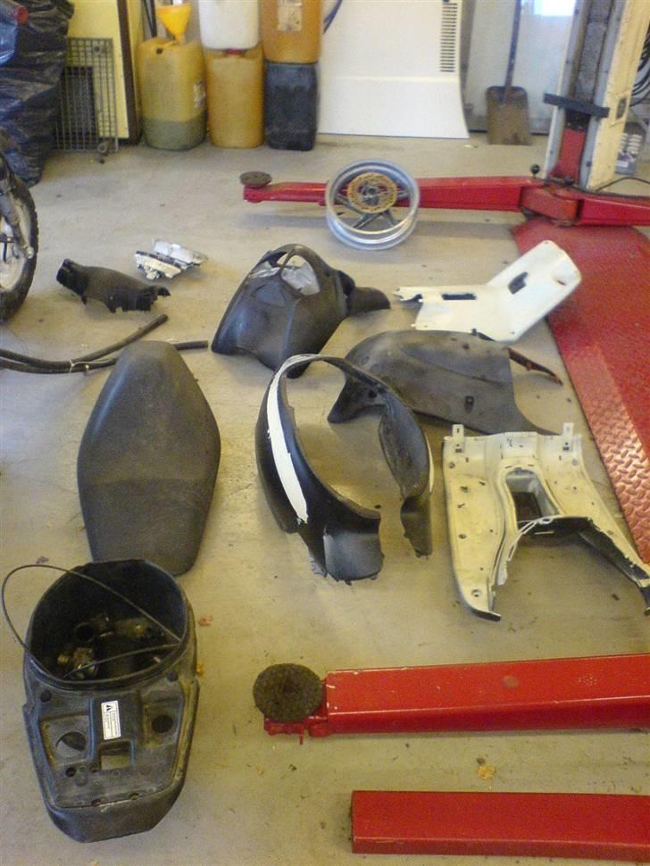 Aprilia rally/sr50 lc solgt . billede 9