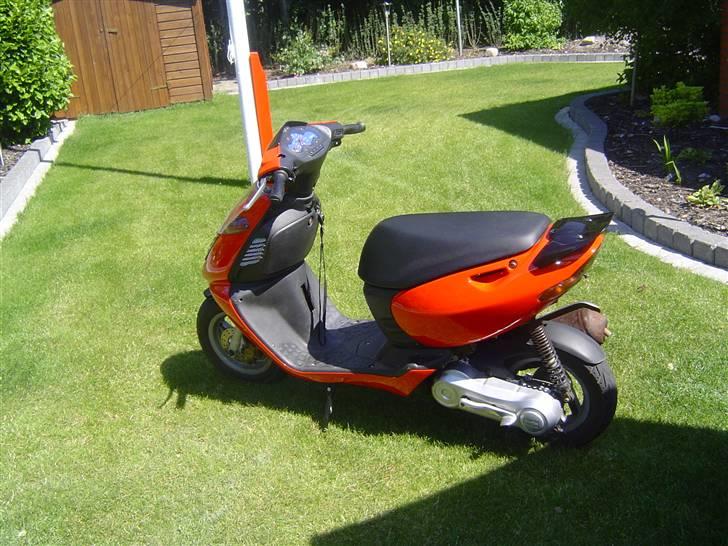Aprilia sonic gp 06 solgt 9800 kr billede 2