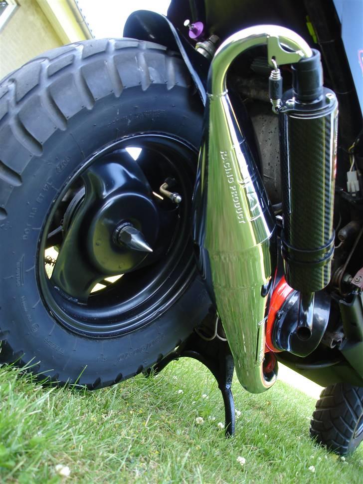 PGO hot 50 (Solgt) - Scooteren men min custom made hjulbolt.  billede 3