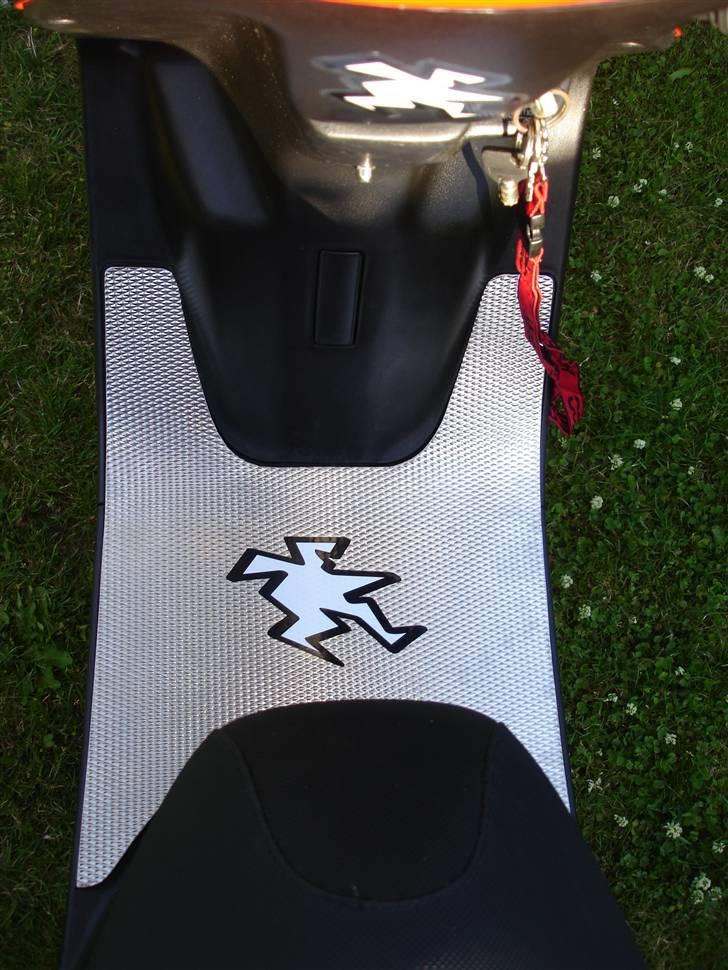 PGO hot 50 (Solgt) - Scooteren med mit custom made fodplade.  billede 9