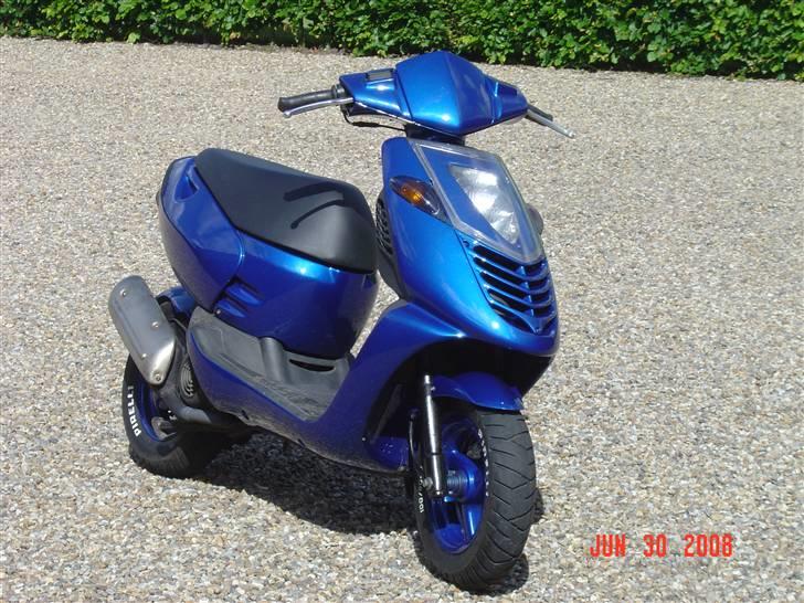 Aprilia Sonic - så er den lige blevet omlakeret igen .. nu i en pæn farve hehe billede 8