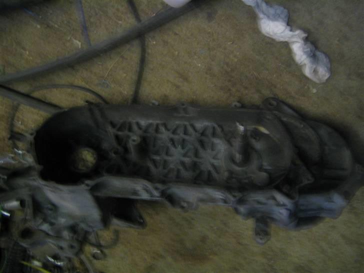 Suzuki katana (projekt) - i gang med sandblæsning af blok... den slal være blak sort billede 11