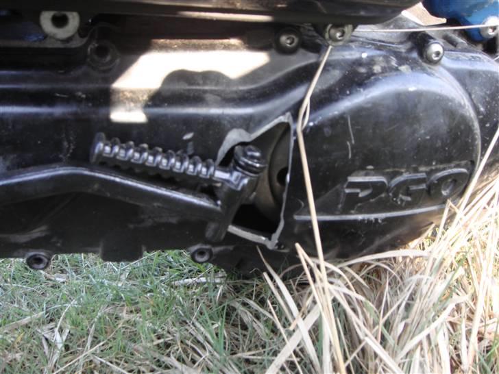 PGO Hot 50 "SP" - Lufthul skåret i varioskjold for bedre køling til koblingen. billede 2