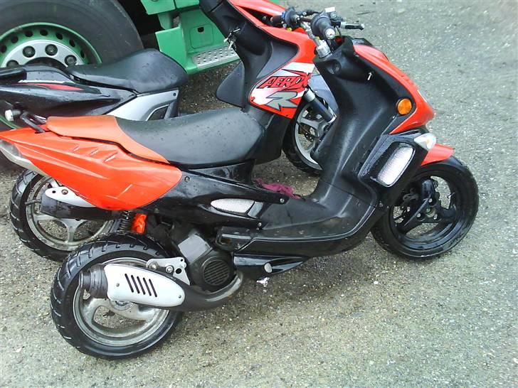 Yamaha Aerox  - Lige sammen med min fars MAN TGX 480hk og min elsked speedfight 2 ;-) billede 8