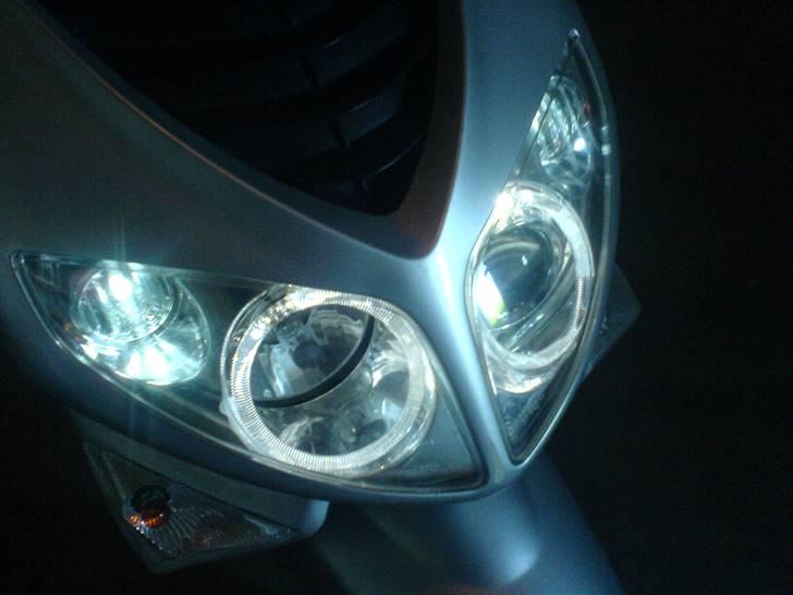 Peugeot Speedfight 2 - Solgt - Sådan ser forlygten ud nu :D billede 9