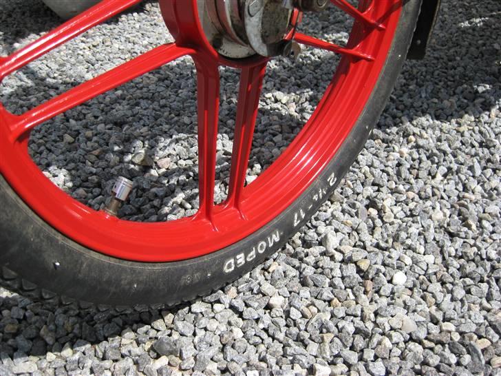 Puch Maxi 2 gear  - Rigtig stærk grunder, som man bruger til kalkvogne osv. Og så en gang Bredal-rød auto-lak. billede 14