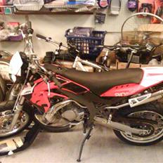 Aprilia sx50 fundet igen:)