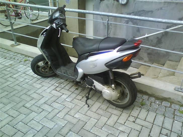 Piaggio nrg mc3 bygget om - den er ikke lige blevet vasket :) billede 1