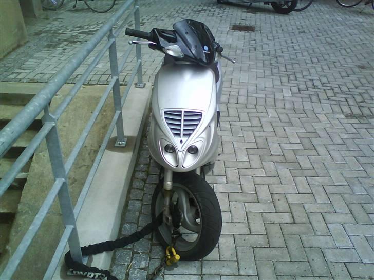 Piaggio nrg mc3 bygget om - den er ikke lige blevet vasket :) billede 3
