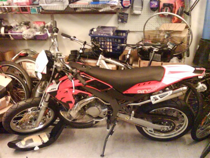 Aprilia sx50 fundet igen:) - her er den næsten lige kommet hjem billede 2