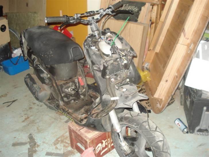 Piaggio nrg LC slogt  - efter at havde stået stille et helt år mens jeg var på efterskole  billede 9