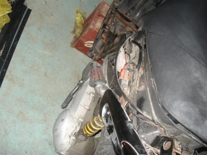 Piaggio nrg LC slogt  - efter at havde stået stille et helt år mens jeg var på efterskole  billede 11