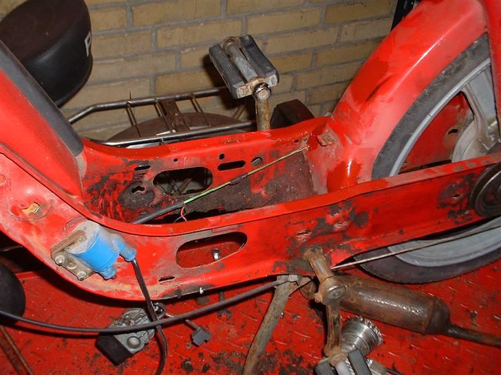 Vespa ciao SOLGT - ved at lave rust billede 2