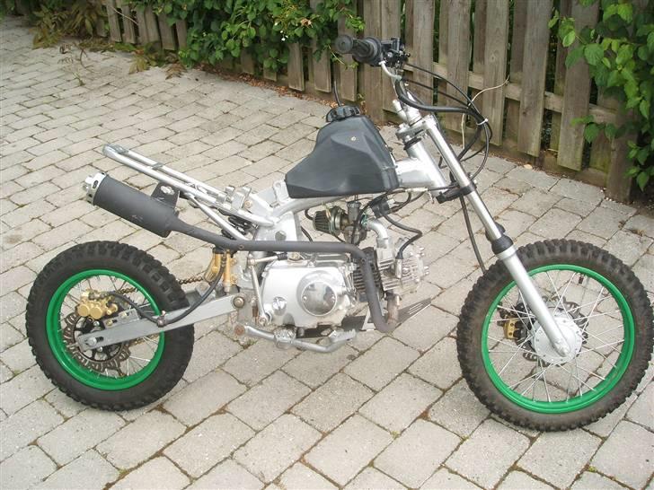 MiniBike 110cc dirtbike SOLGT - Dirtbiken uden skjolde, Følger selvfølgelig med ! billede 1
