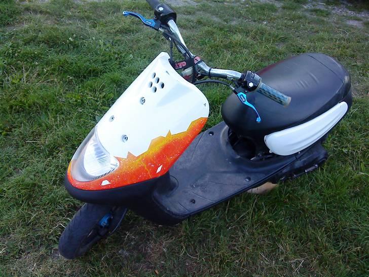 Yamaha Jog Space ¤Byttet¤ - Så fik jeg lige malet den lidt.. billede 1