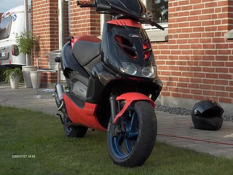 Aprilia ditech  solgt - ingen klistermærker andet end SR50 mærket i midten billede 1