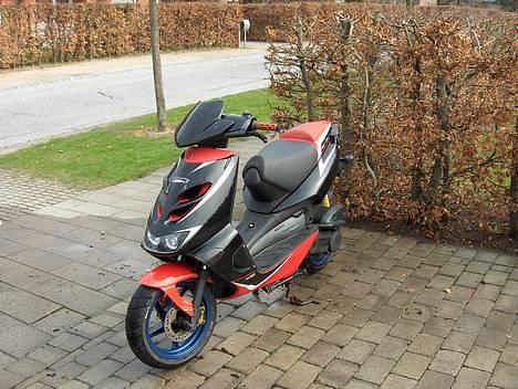 Aprilia ditech  solgt - før med klistermærker billede 3