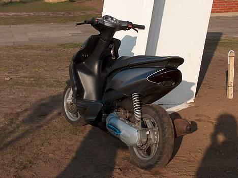 Yamaha Jog R [Solgt] - Go røv.... skal bare lige vaskes.. :P billede 2