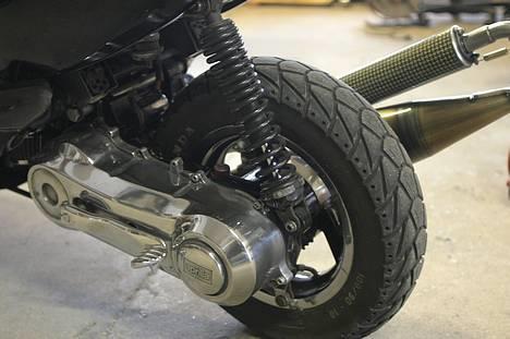 Aprilia sonic*BLACK BEAUTY* SOLGT - NICe kickstarter skjold.. billede 2