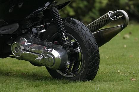 Aprilia sonic*BLACK BEAUTY* SOLGT - mit flotte variator skjold...!! :D det tog lang tid men det er fanme også blevet flot... billede 3