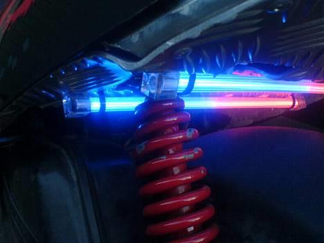 PGO Hot 50 TIL SALG Ik bytte - Bag plade i dørk med lys billede 7