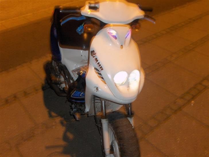 PGO pmx byttet til street ssm - da jeg skaffede mig af med den dengang :S skulle jeg ALDRIG HAVE GJORT !!!!!! billede 7