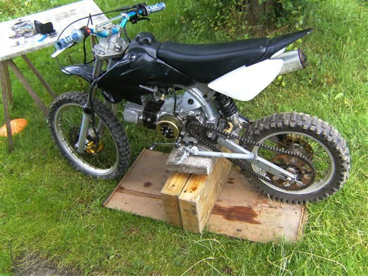 MiniBike crosser - her er den med kawasaki cross hjul på billede 5