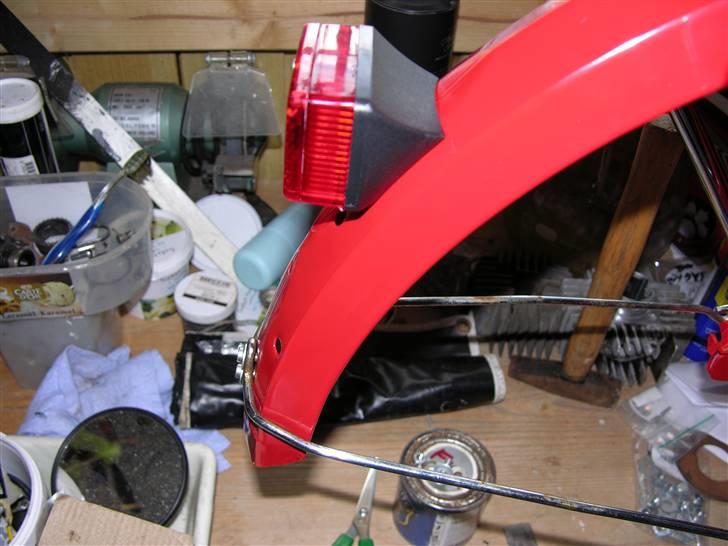 Puch Maxi K (Projekt) - skærmstiver kan kun sidde udenpå. Er det standard at den bagerste sidder udenpå?? billede 3