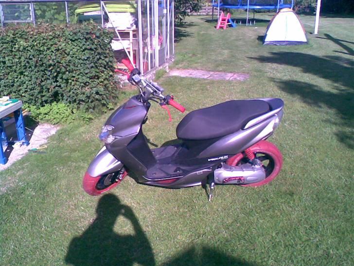 Yamaha Jog R Ac ( Solgt) - Joggen fra venstre side. billede 6