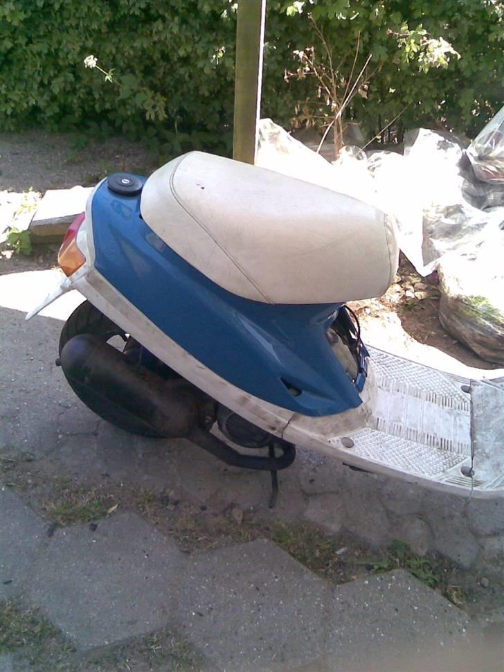 Yamaha jog er SOLGT - der er sort sæde på... men har det hvide... billede 10