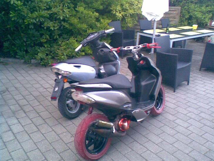 Yamaha Jog R Ac ( Solgt) - Min Jog R og Oles Sonic.  billede 17