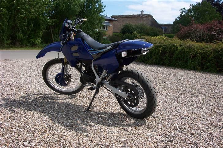 Suzuki RMX LC DD - SOLGT - Fra billed 6 og frem, er som den står nu 100 % færdig :D.  Taget den 22/7 billede 7