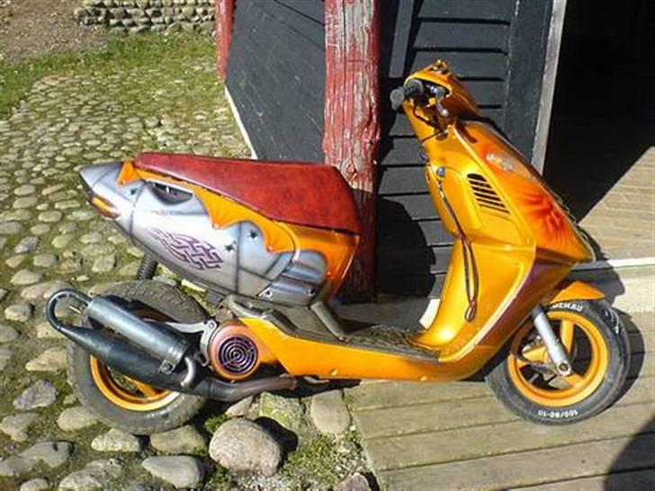 Aprilia Airbrush Sonic AC SOLGT billede 2