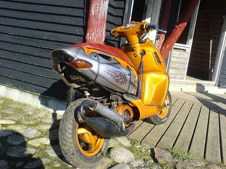 Aprilia Airbrush Sonic AC SOLGT billede 3