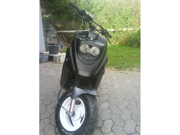 {{currentPhoto.altText}} billede {{currentPhoto.number}}