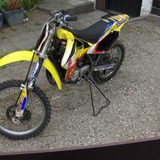 Suzuki rm85 høj(SOLGT)