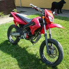 Derbi senda sm Xtreme. (SOLGT)