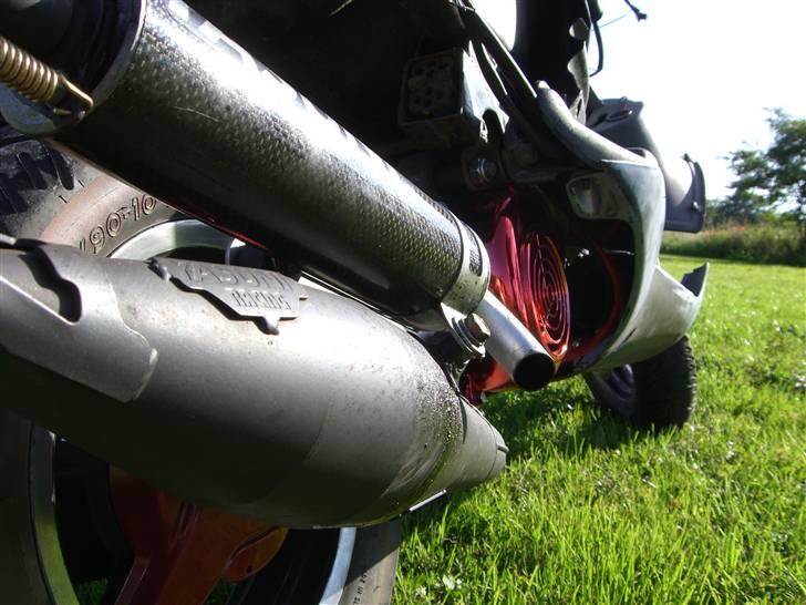 Aprilia sonic EVO lc DD projekt10 - hehe, havde en del olie i da je jeg lige havde startet den billede 7